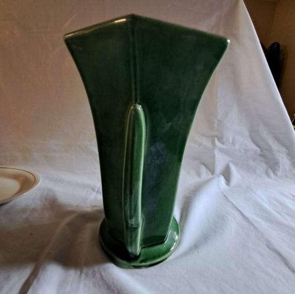Vtg McCoy 6 Sided Vase With Handles - Picture 4 of 6